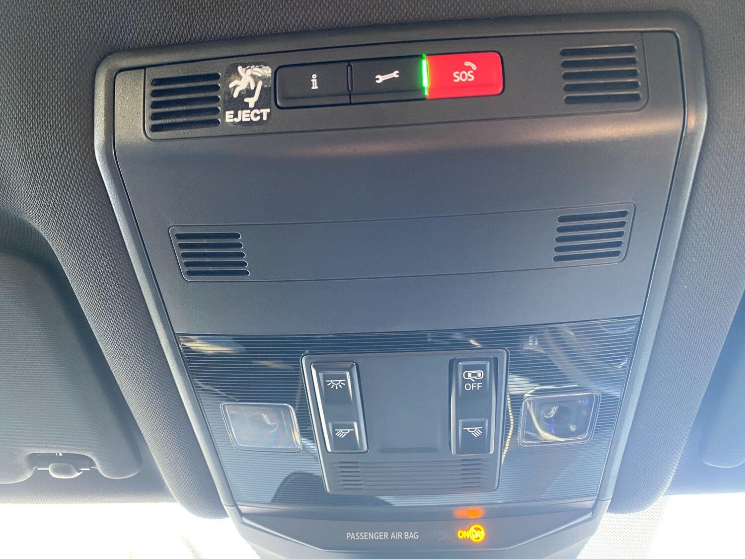 Used Volkswagen T-Roc for sale - 77823609: Photo 25