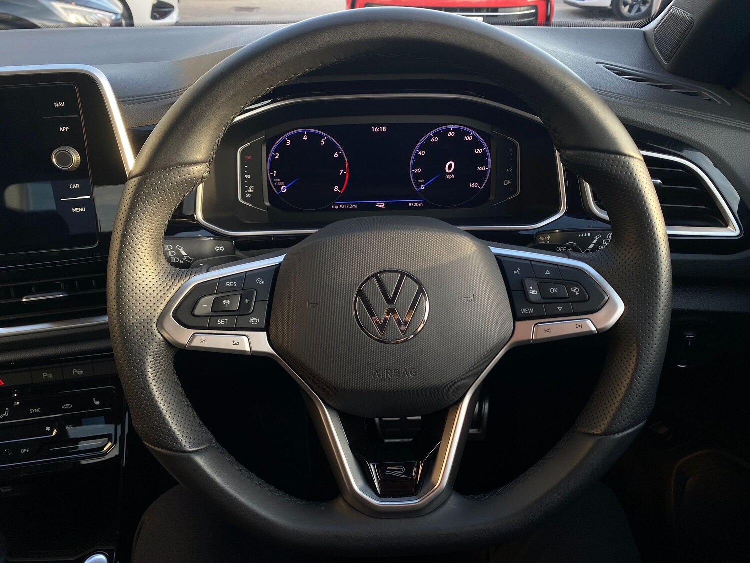 Used Volkswagen T-Roc for sale - 77823609: Photo 44