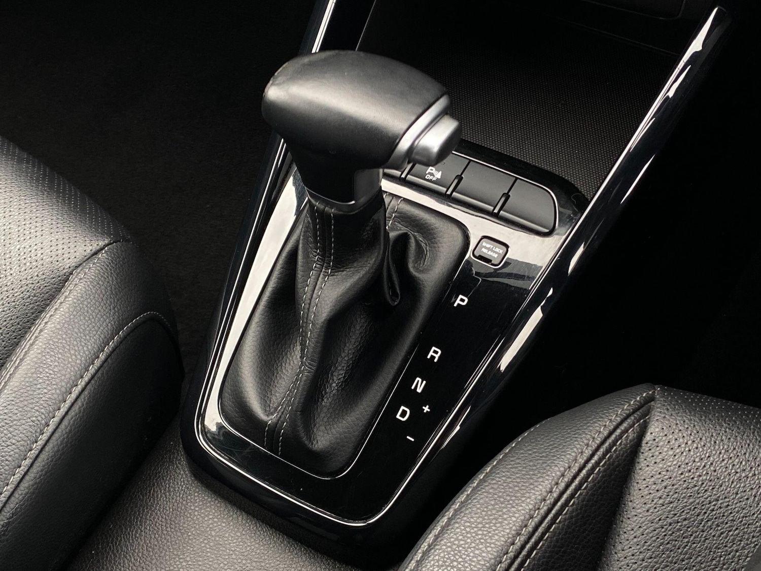 Used Kia Stonic 2020 for sale - 77538213: Photo 12