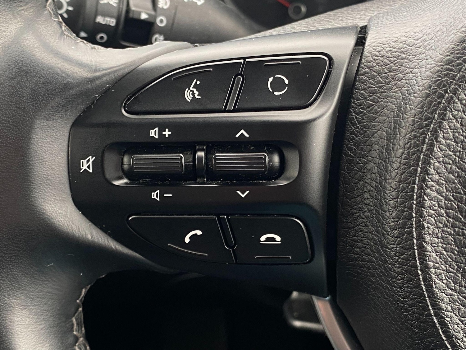 Used Kia Stonic 2020 for sale - 77538213: Photo 20