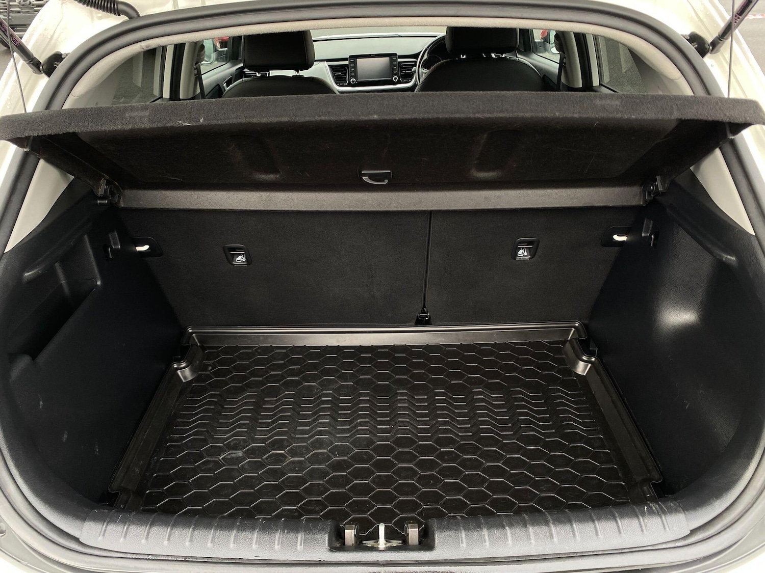 Used Kia Stonic 2020 for sale - 77538213: Photo 39