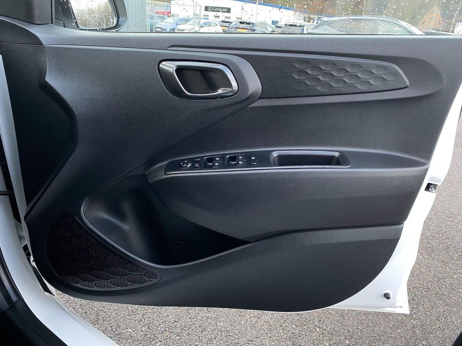 Used Hyundai i10 for sale - 77268045: Photo 26