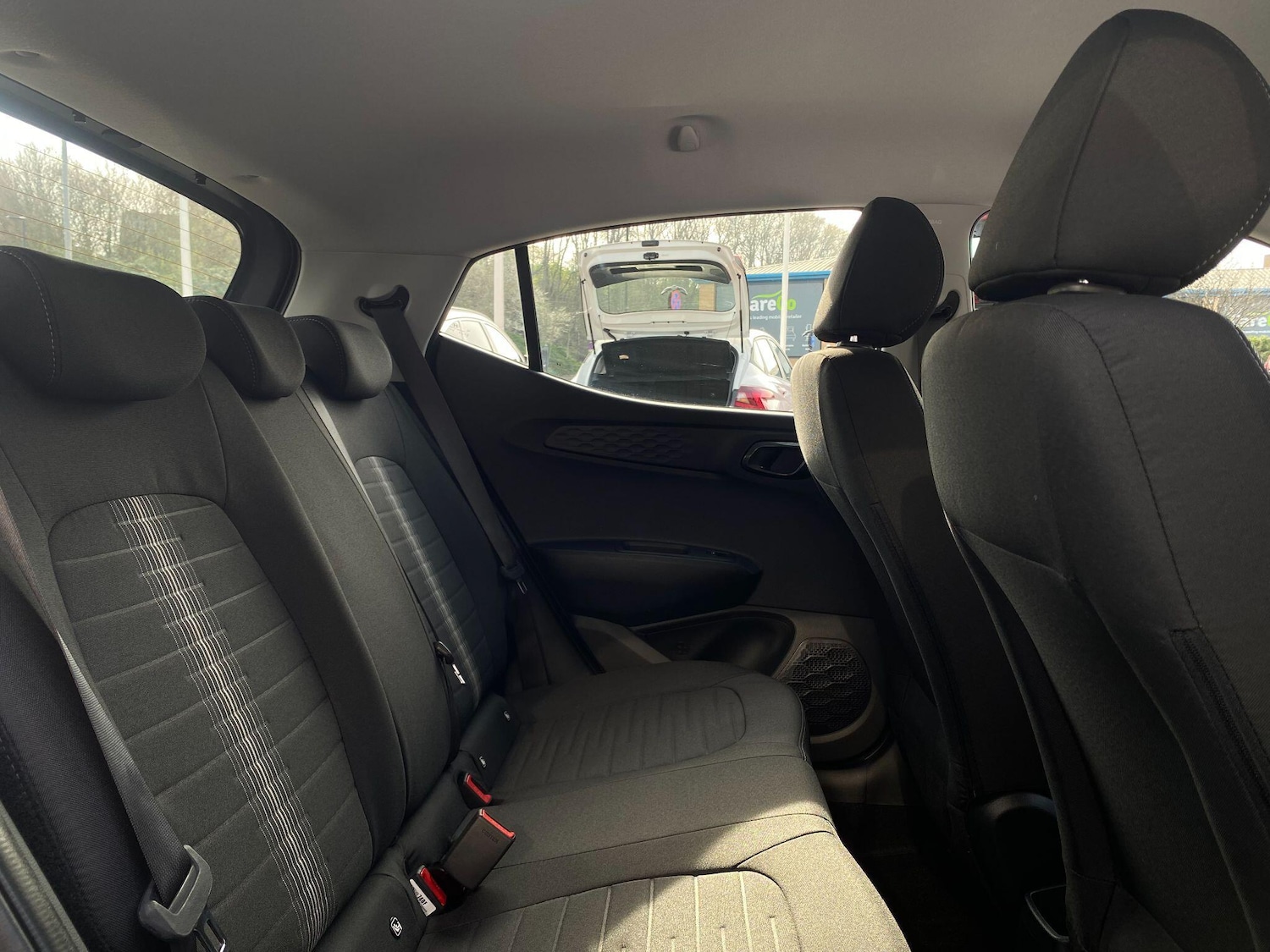 Used Hyundai i10 for sale - 77977936: Photo 15