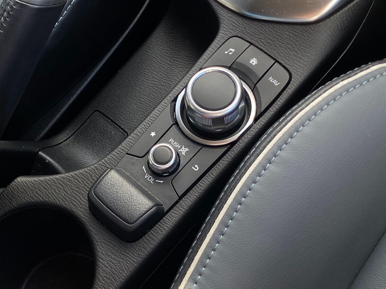 Used Mazda Mazda2 2022 for sale - 76001439: Photo 17