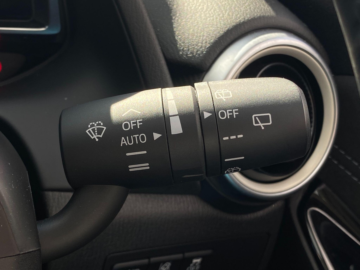 Used Mazda Mazda2 2022 for sale - 76001439: Photo 28