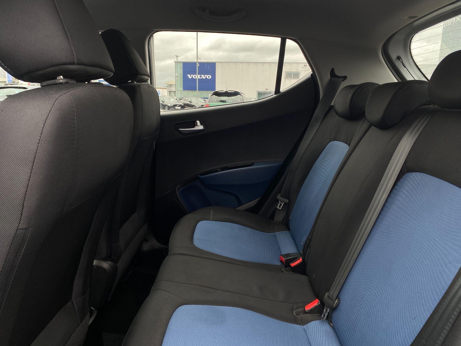 Used Hyundai i10 2015 for sale - 77696611: Photo 14