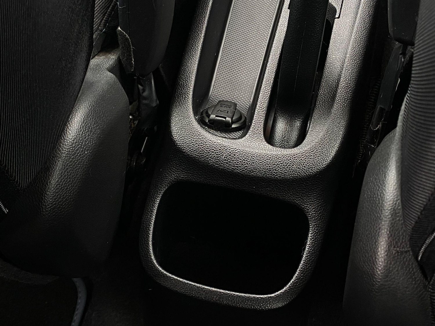 Used Hyundai i10 2015 for sale - 77696611: Photo 37