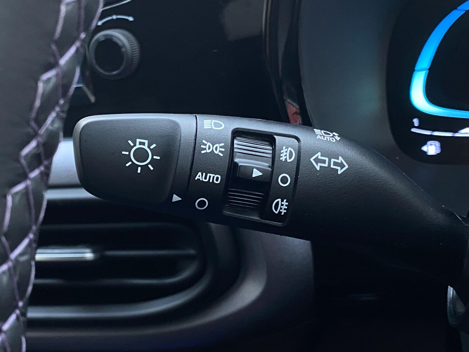 Used Hyundai i10 for sale - 77853016: Photo 24