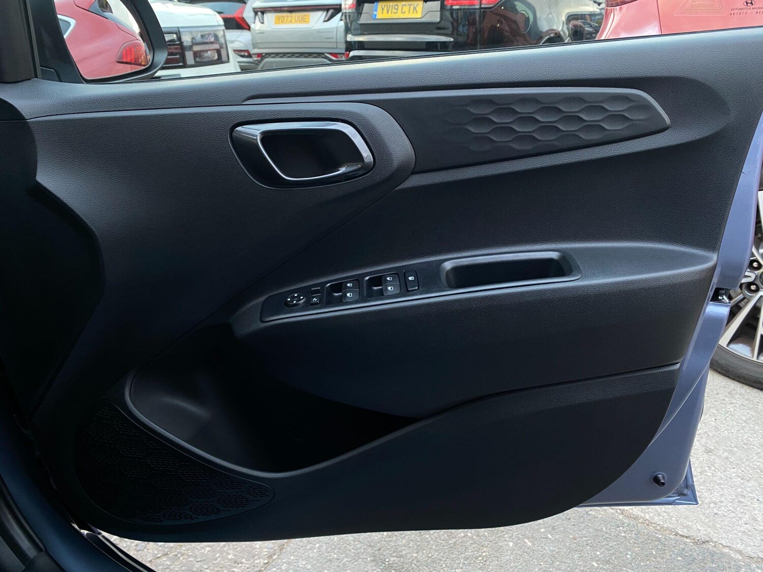 Used Hyundai i10 for sale - 77853016: Photo 25