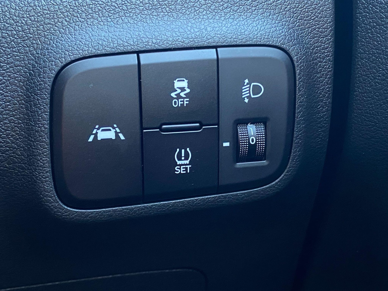 Used Hyundai i10 2020 for sale - 77091430: Photo 17