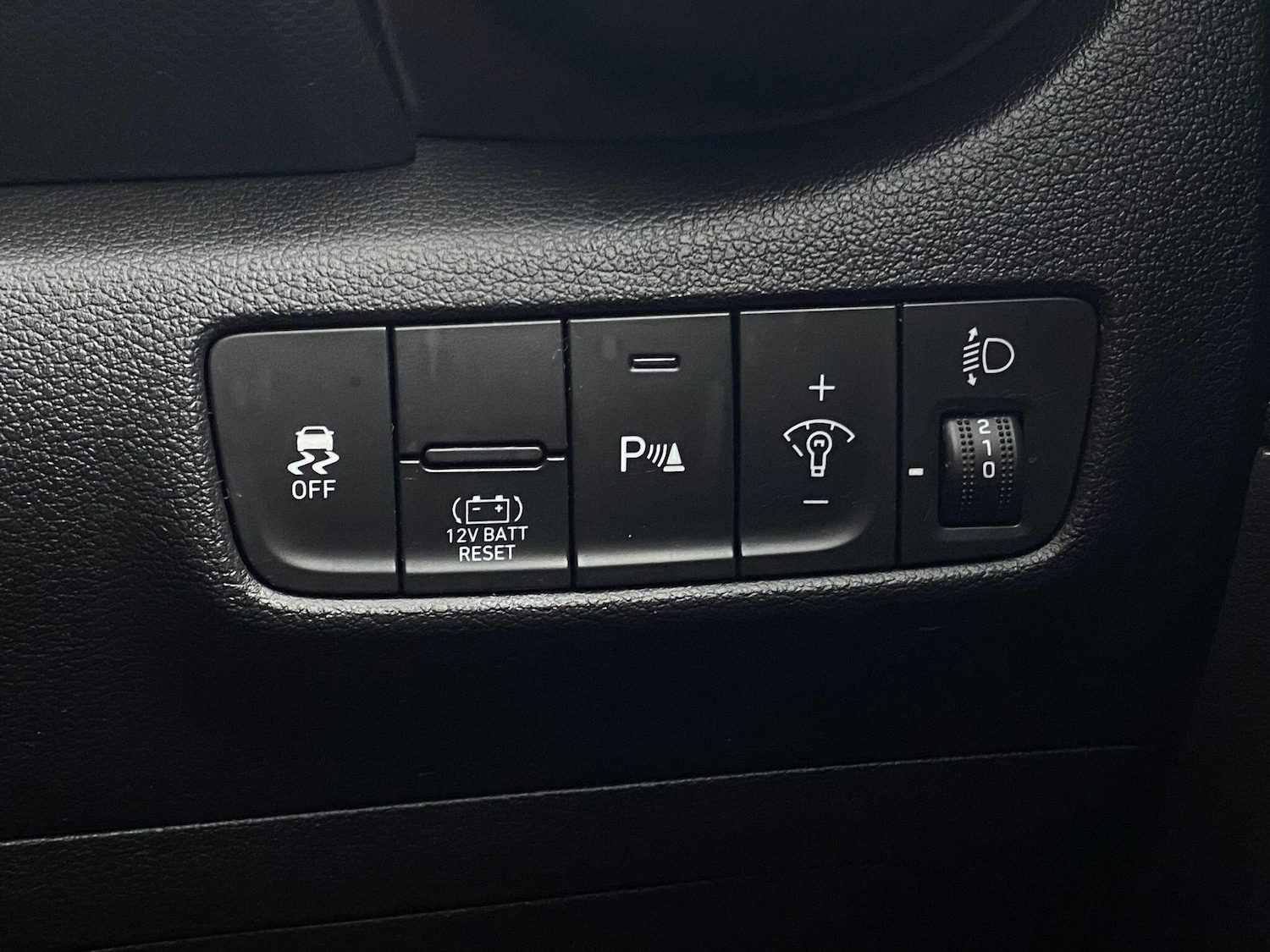 Used Hyundai KONA 2023 for sale - 77344080: Photo 17