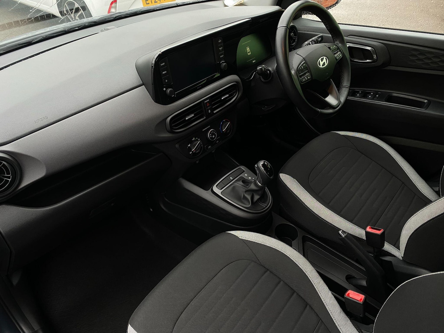 Used Hyundai i10 2023 for sale - 76560903: Photo 10