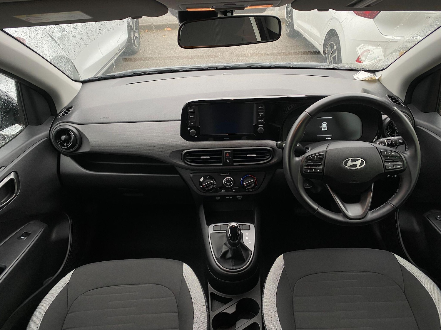 Used Hyundai i10 2023 for sale - 76560903: Photo 9
