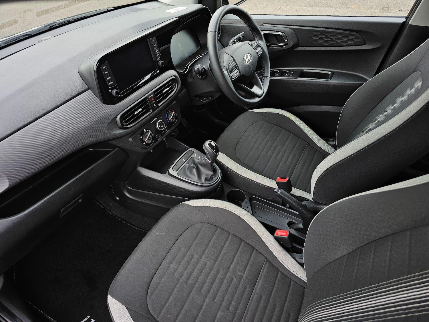 Used Hyundai i10 2024 for sale - 76296079: Photo 11