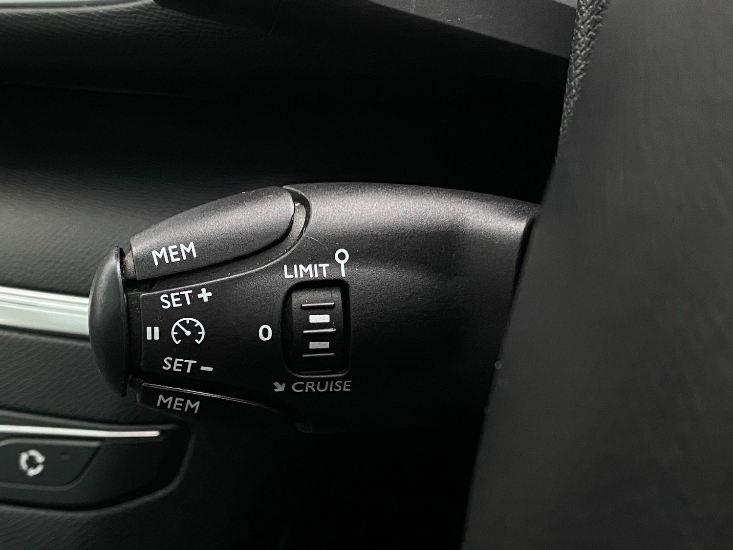 Used Peugeot 308 2017 for sale - 77440528: Photo 23