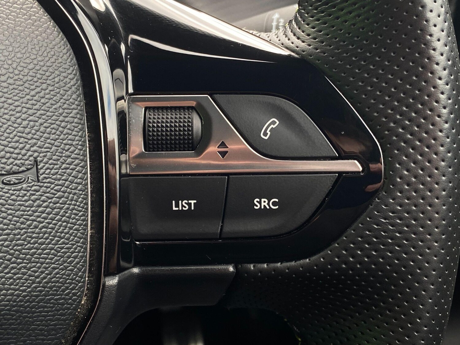 Used Peugeot 2008 2021 for sale - 77839876: Photo 15