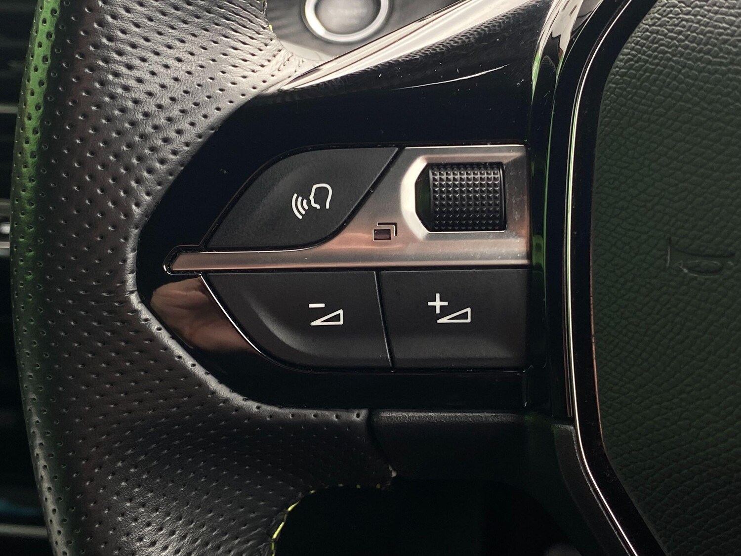 Used Peugeot 2008 2021 for sale - 77839876: Photo 16