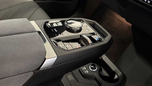Used BMW iX 2025 for sale - 76075507: Photo 12