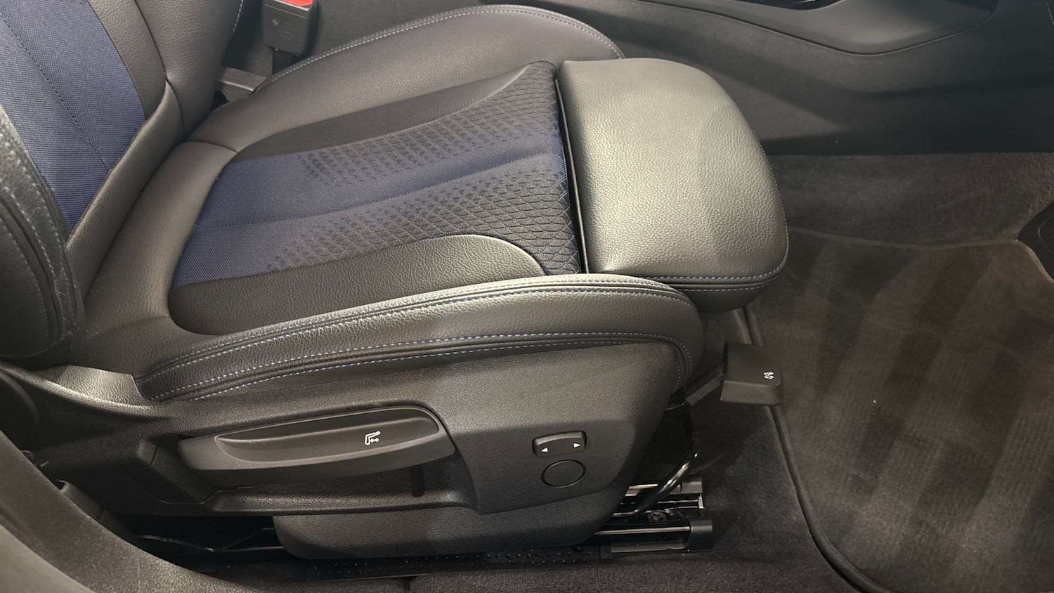 Used BMW 2 Series 2024 for sale - 77458599: Photo 28