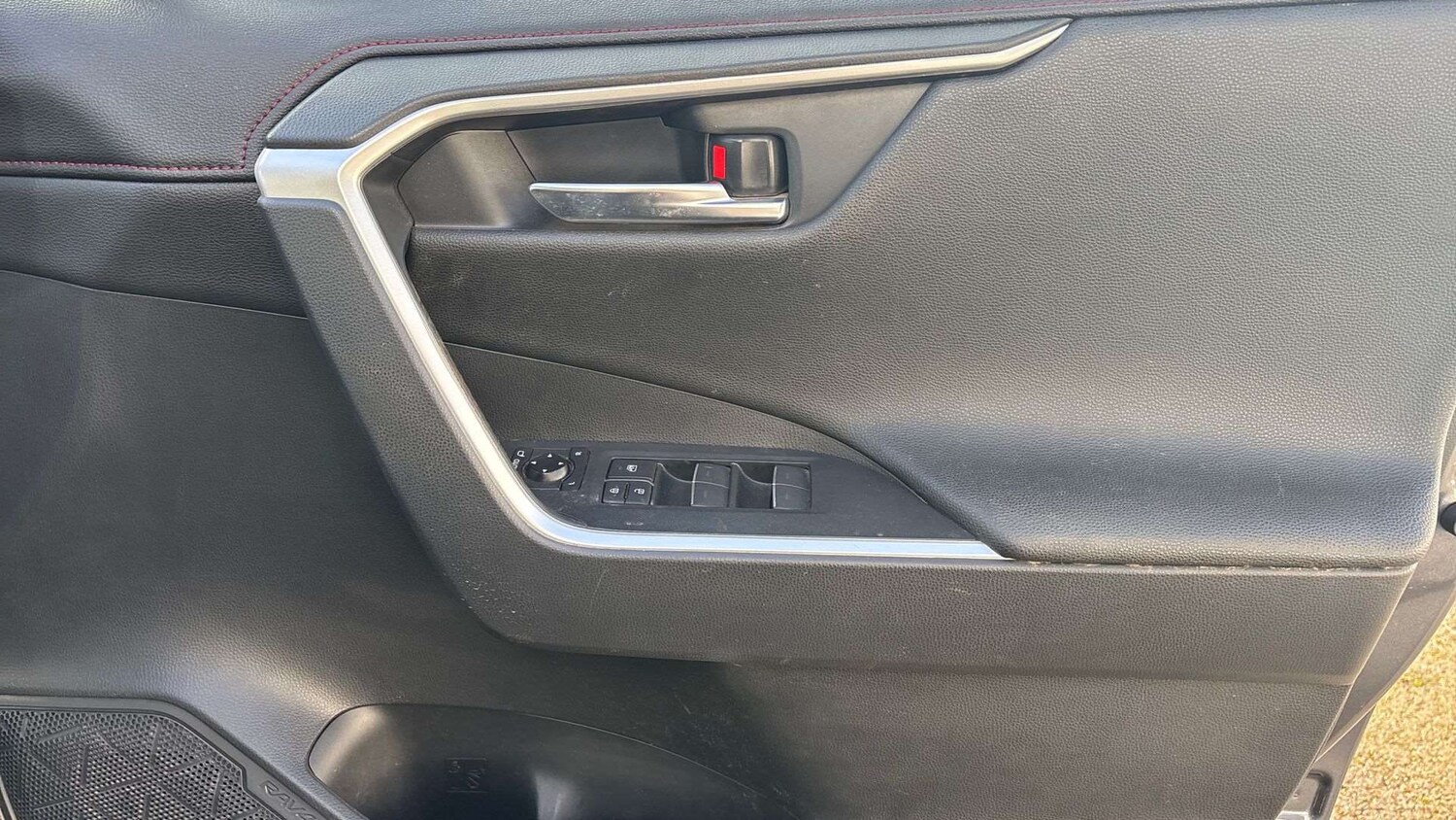 Used Toyota RAV4 2021 for sale - 77740874: Photo 27