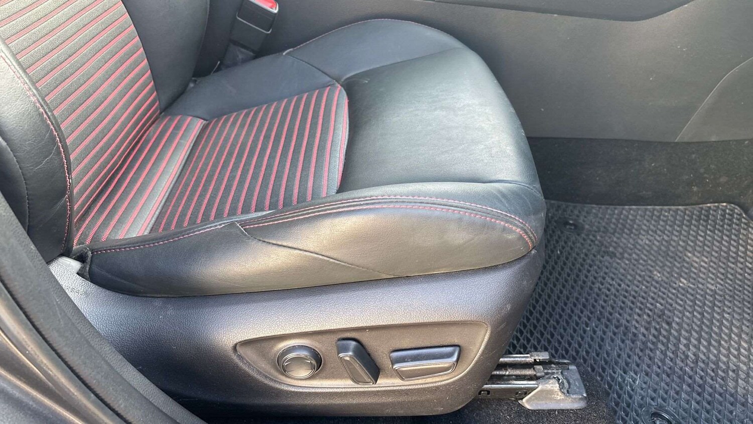 Used Toyota RAV4 2021 for sale - 77740874: Photo 28