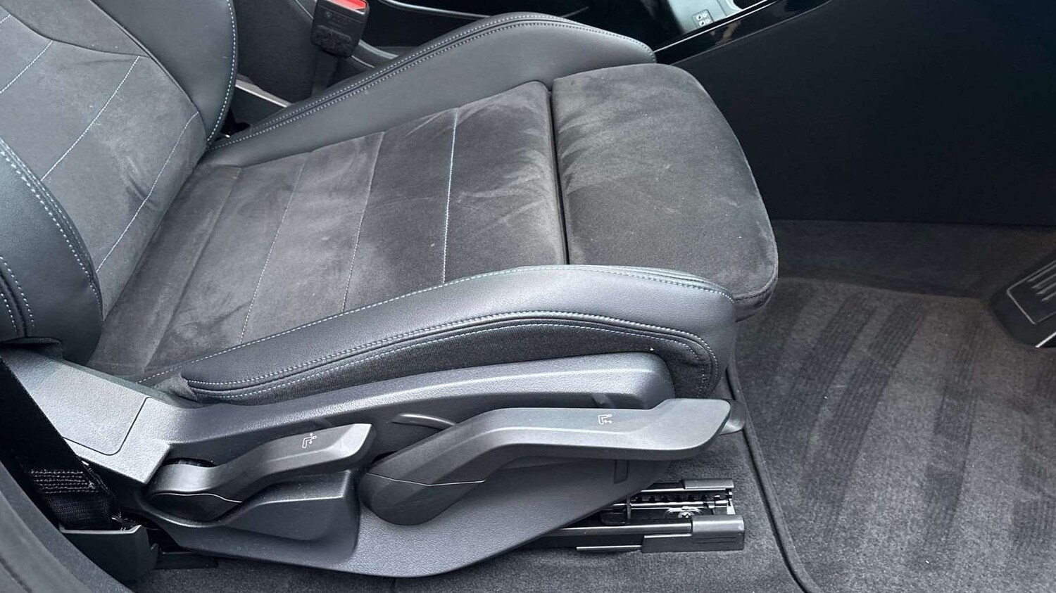 Used BMW iX1 2025 for sale - 77443628: Photo 28