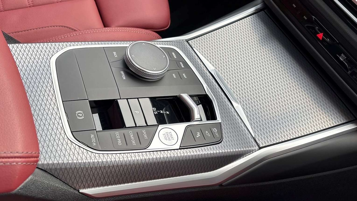 Used BMW 3 Series 2024 for sale - 76842930: Photo 12