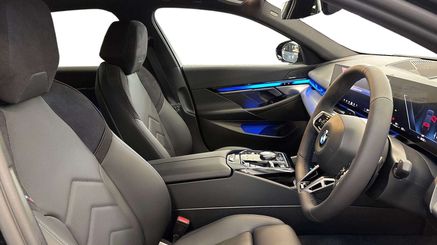 Used BMW 5 Series 2025 for sale - 77076498: Photo 13