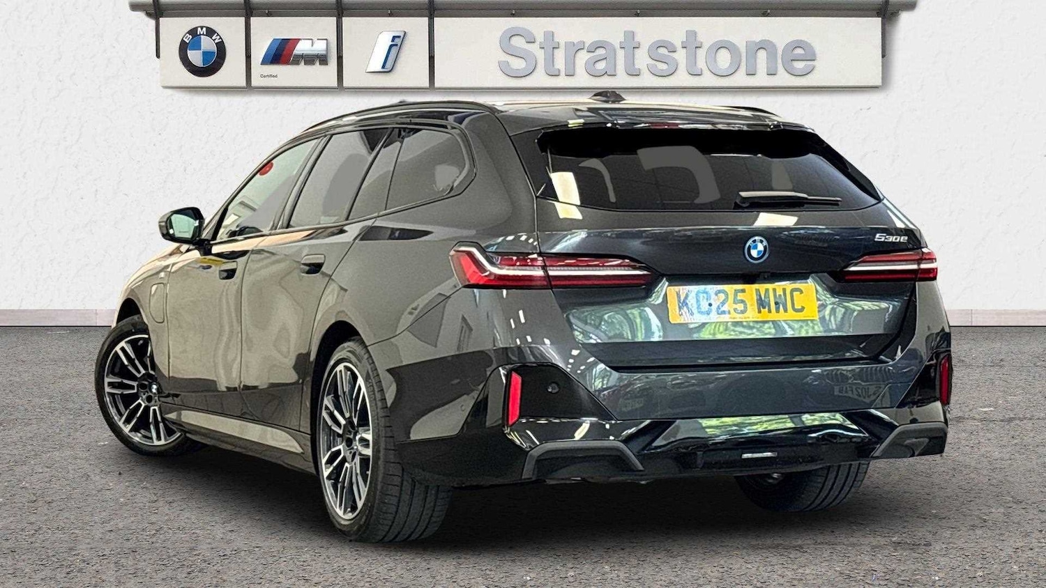 Used BMW 5 Series 2025 for sale - 76205252: Photo 2