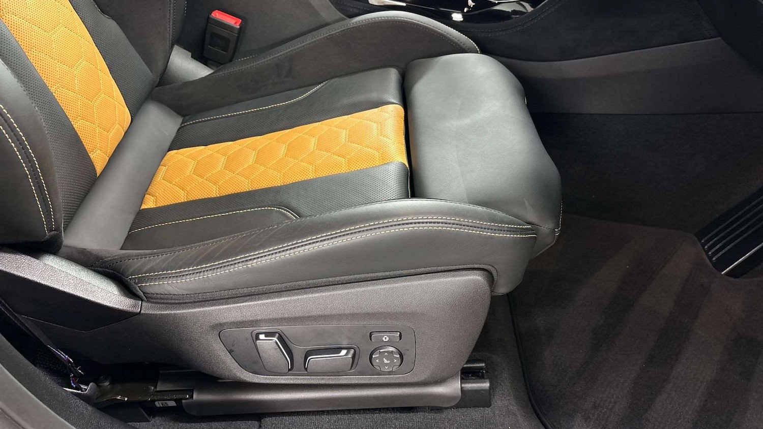 Used BMW X4 2024 for sale - 77178995: Photo 28