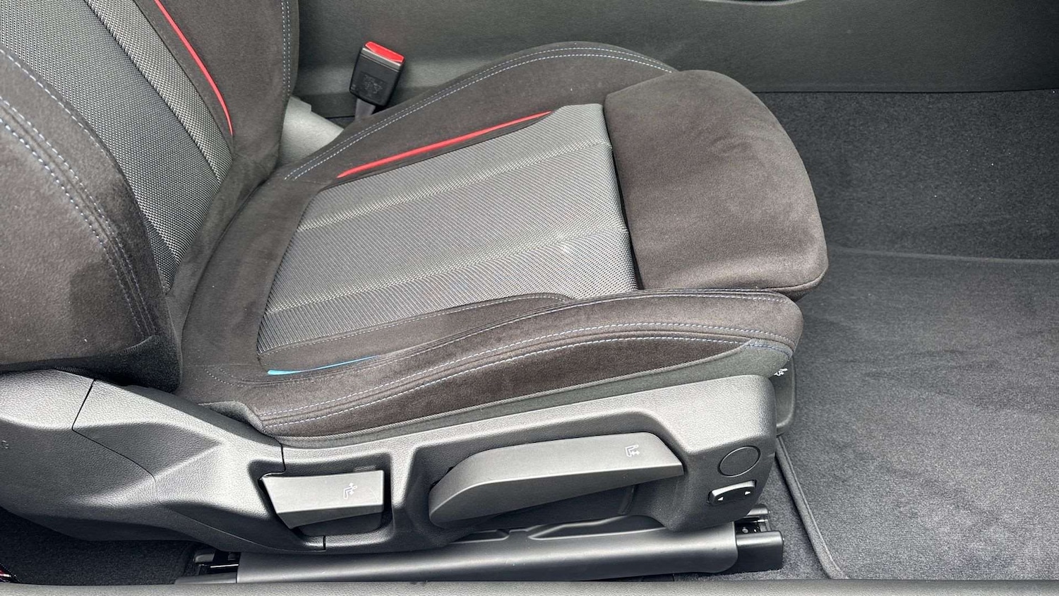 Used BMW 2 Series 2025 for sale - 77219600: Photo 28