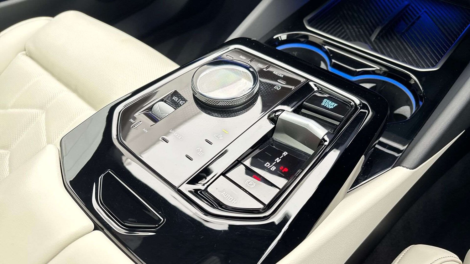 Used BMW i5 2025 for sale - 76298298: Photo 12