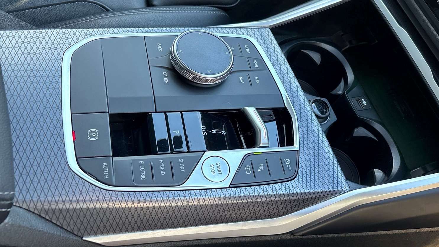 Used BMW 3 Series 2024 for sale - 76916037: Photo 12