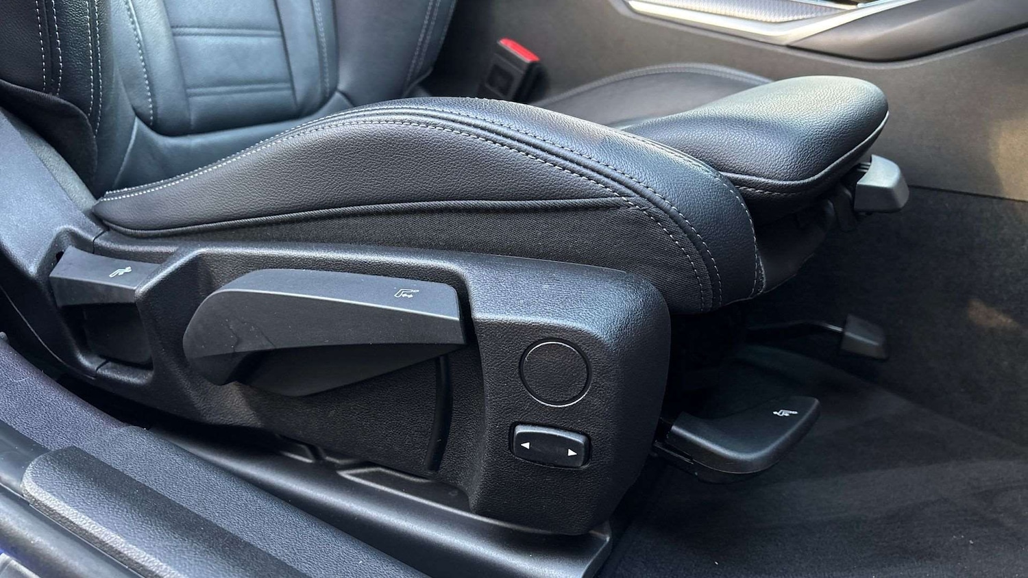 Used BMW 3 Series 2024 for sale - 76916037: Photo 28