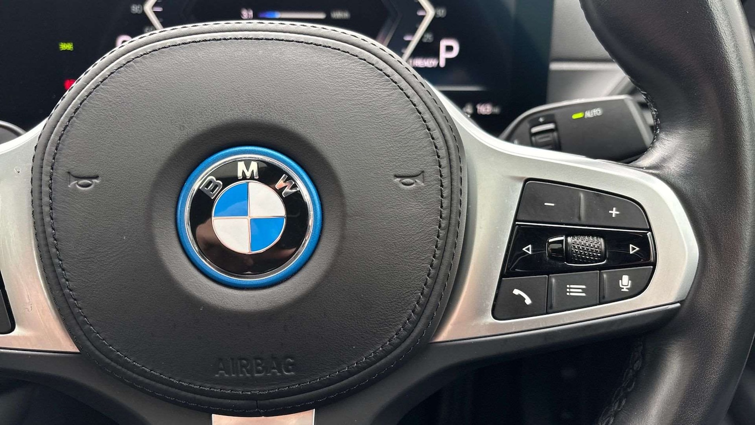 Used BMW i4 2023 for sale - 77308419: Photo 23