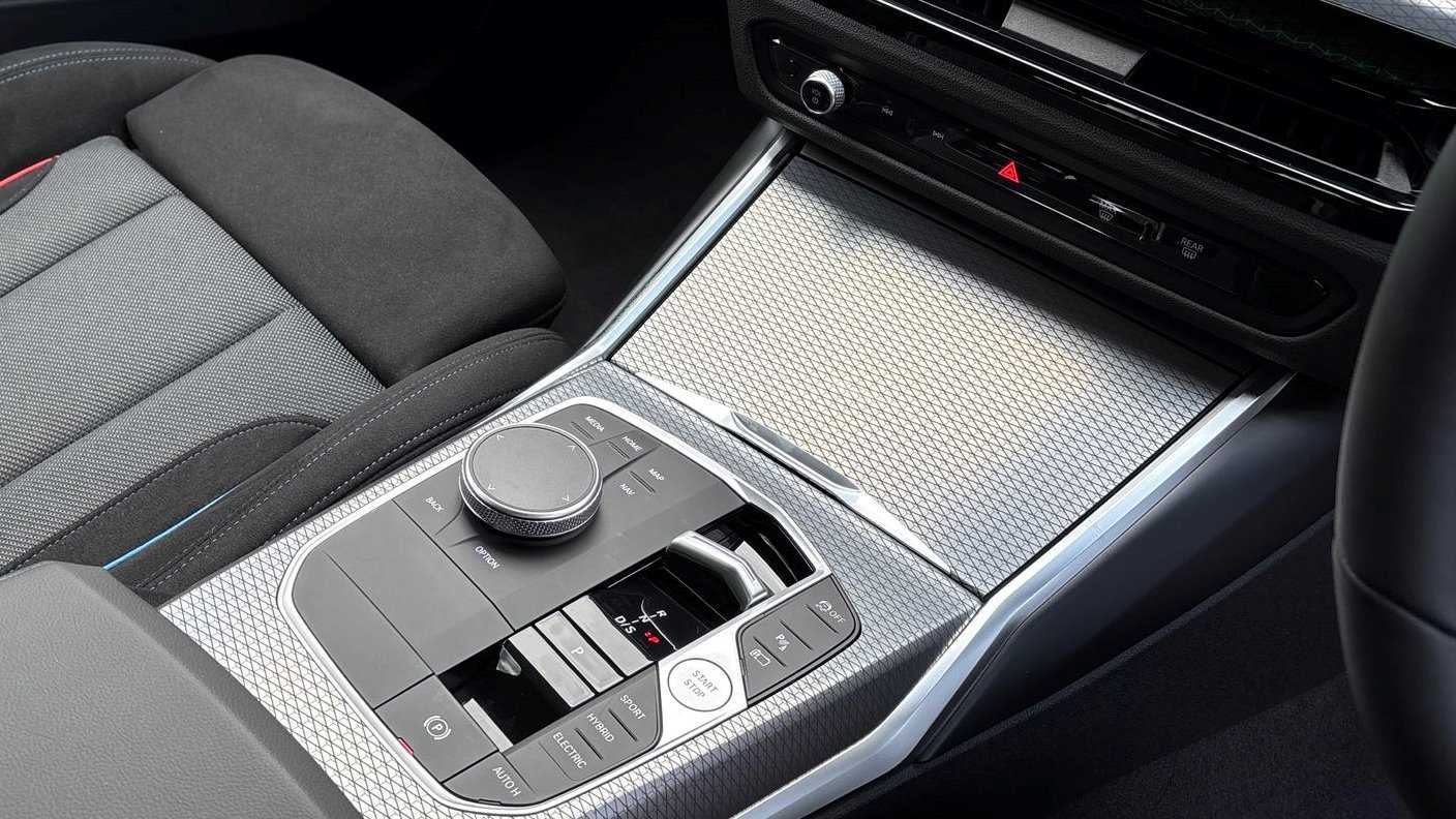 Used BMW 3 Series 2025 for sale - 76298332: Photo 12