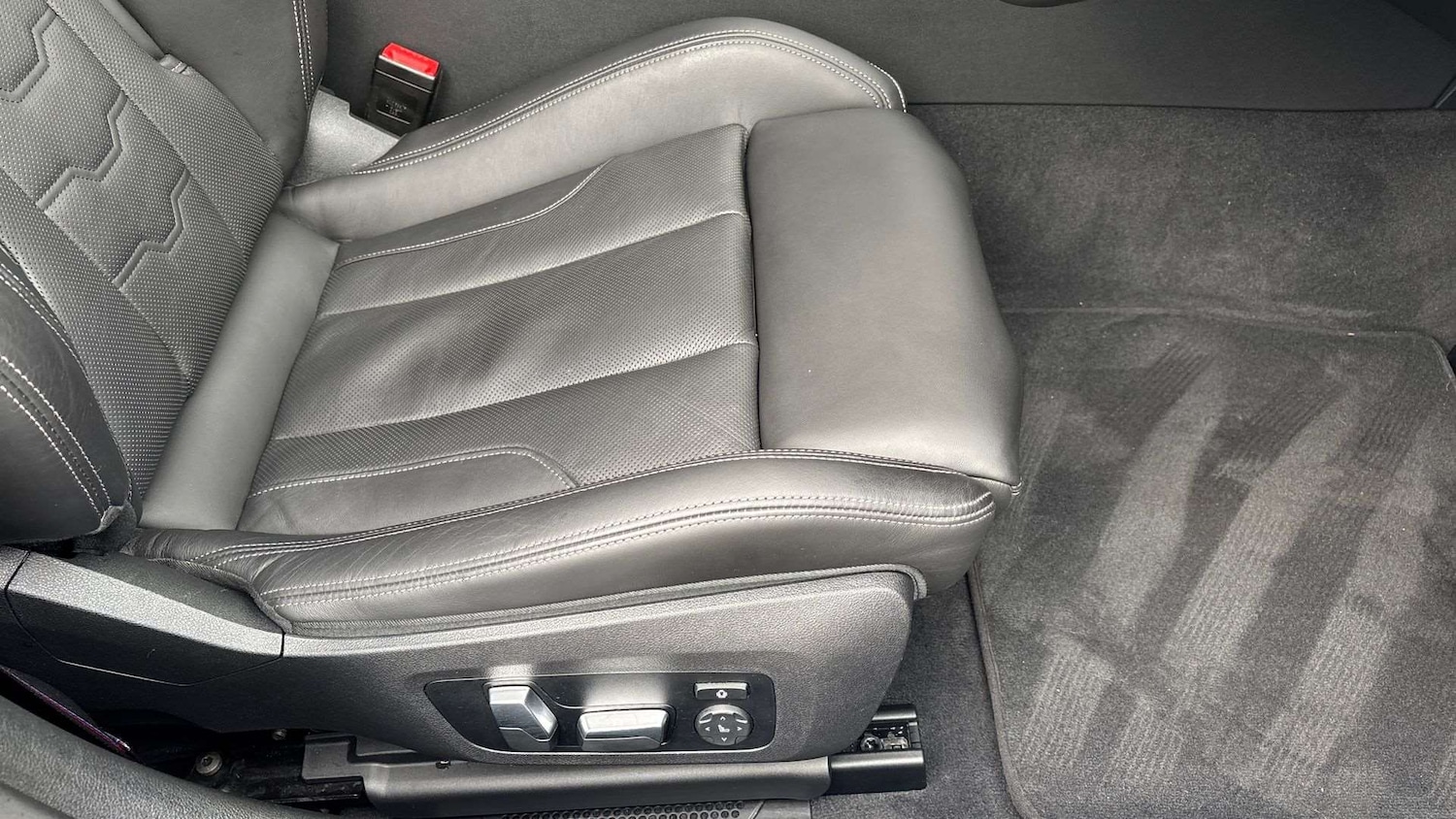 Used BMW 8 Series 2023 for sale - 76459820: Photo 28