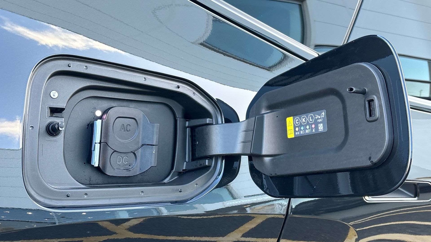 Used BMW iX 2025 for sale - 77827350: Photo 25