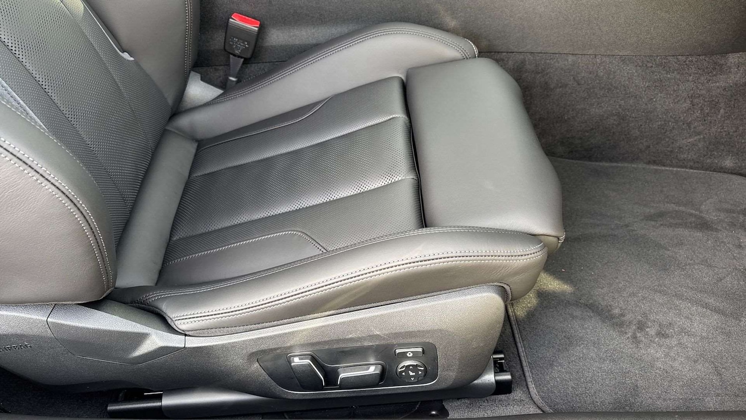 Used BMW M4 2025 for sale - 78010325: Photo 28