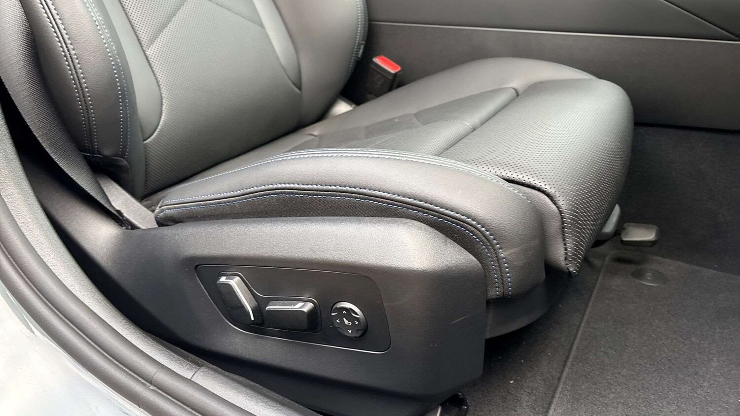 Used BMW 5 Series 2025 for sale - 78010204: Photo 28