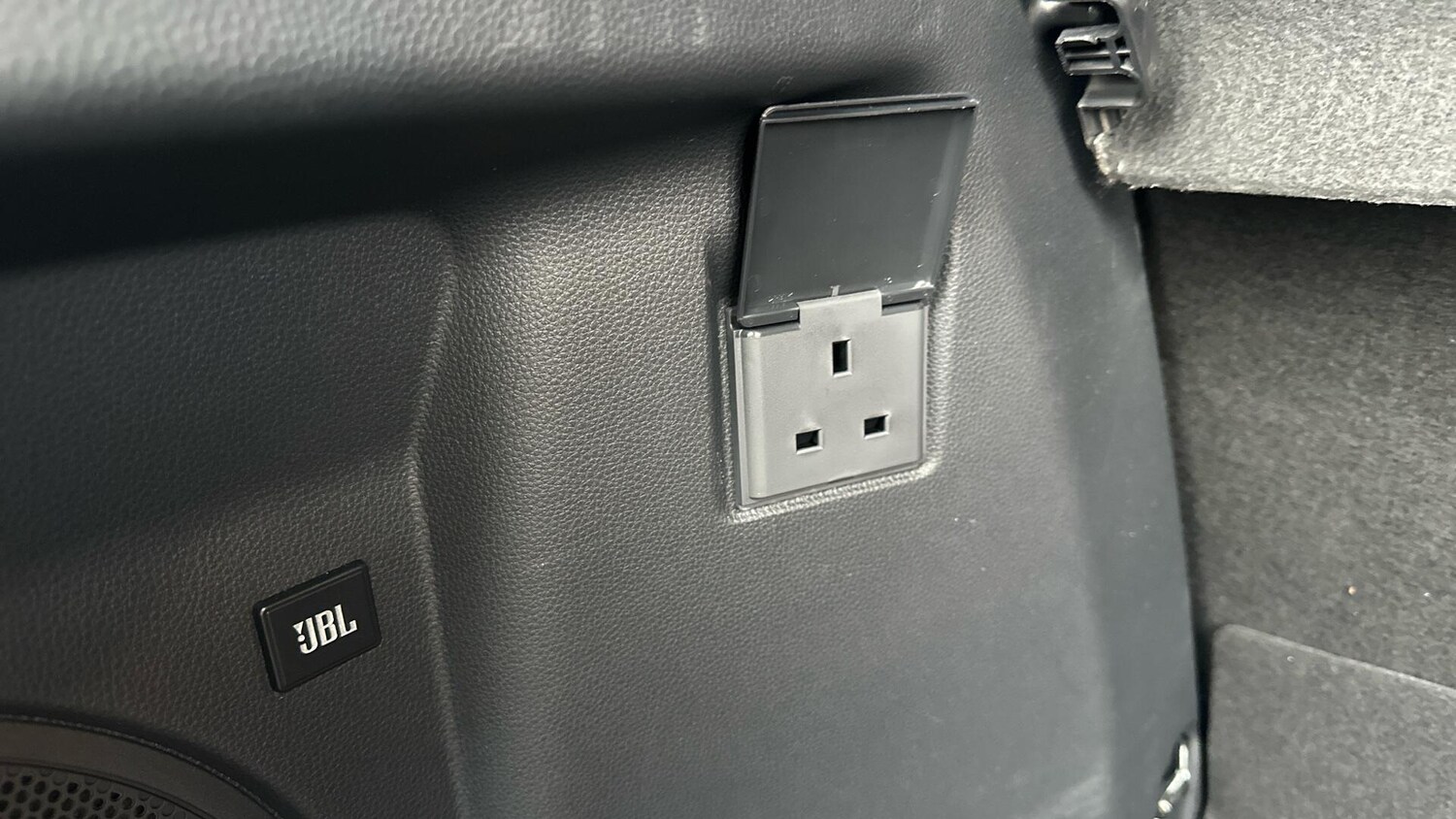 Used Toyota C-HR 2024 for sale - 77510229: Photo 34