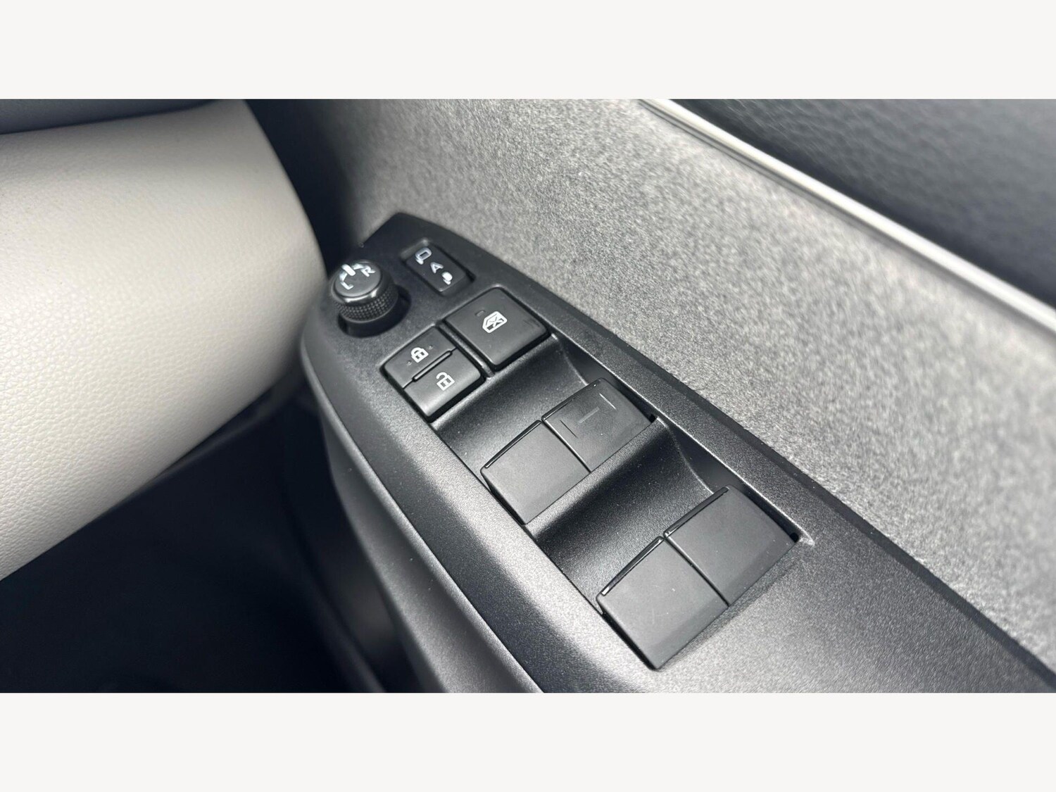 Used Toyota Yaris 2021 for sale - 77439803: Photo 22