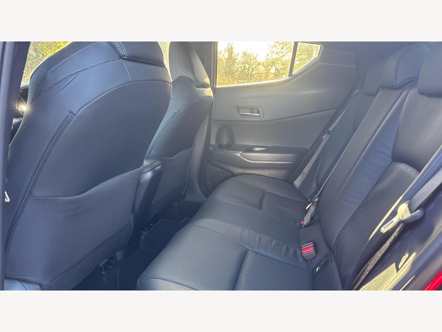 Used Toyota C-HR 2023 for sale - 76671221: Photo 15