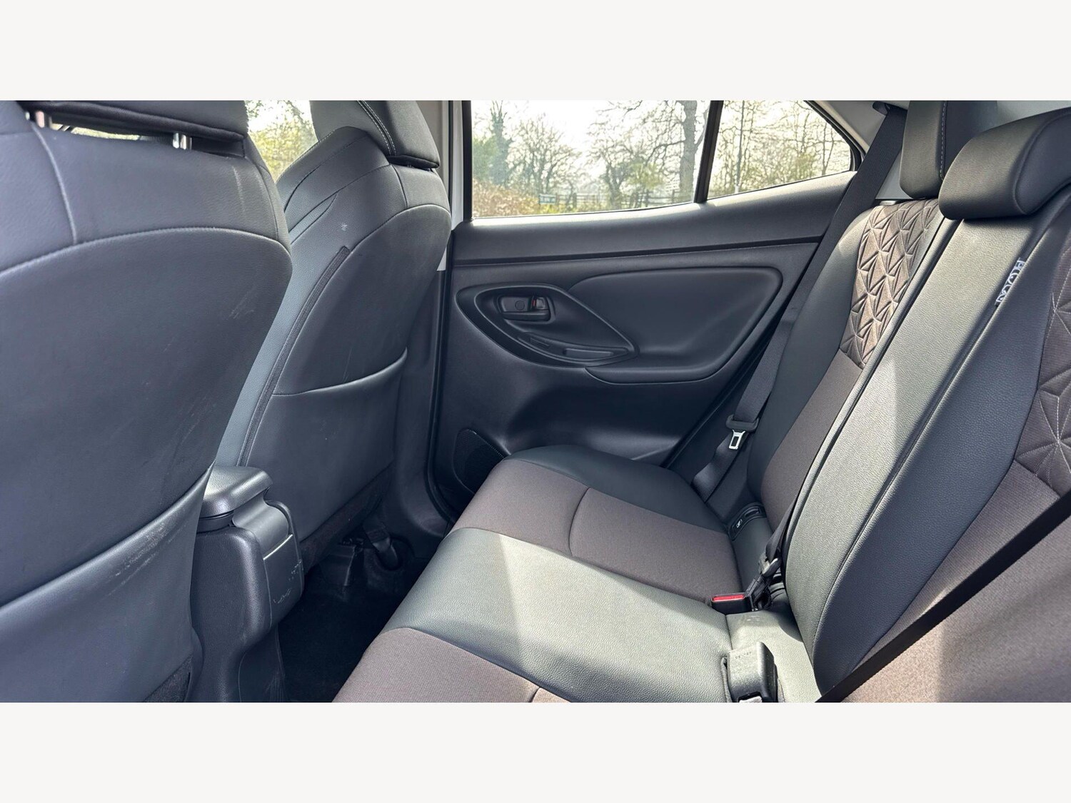 Used Toyota Yaris Cross 2024 for sale - 78034121: Photo 15