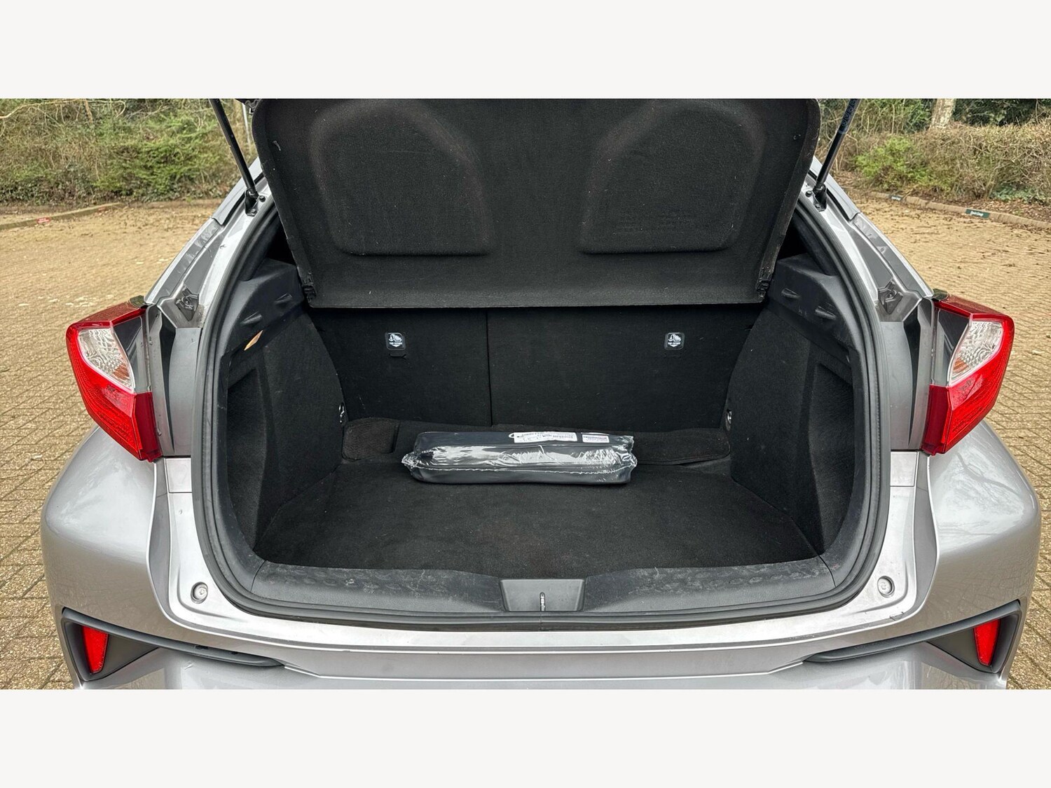 Used Toyota C-HR 2017 for sale - 77509903: Photo 16