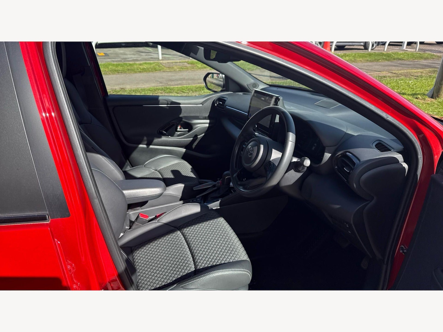 Used Toyota Yaris 2024 for sale - 78062596: Photo 12