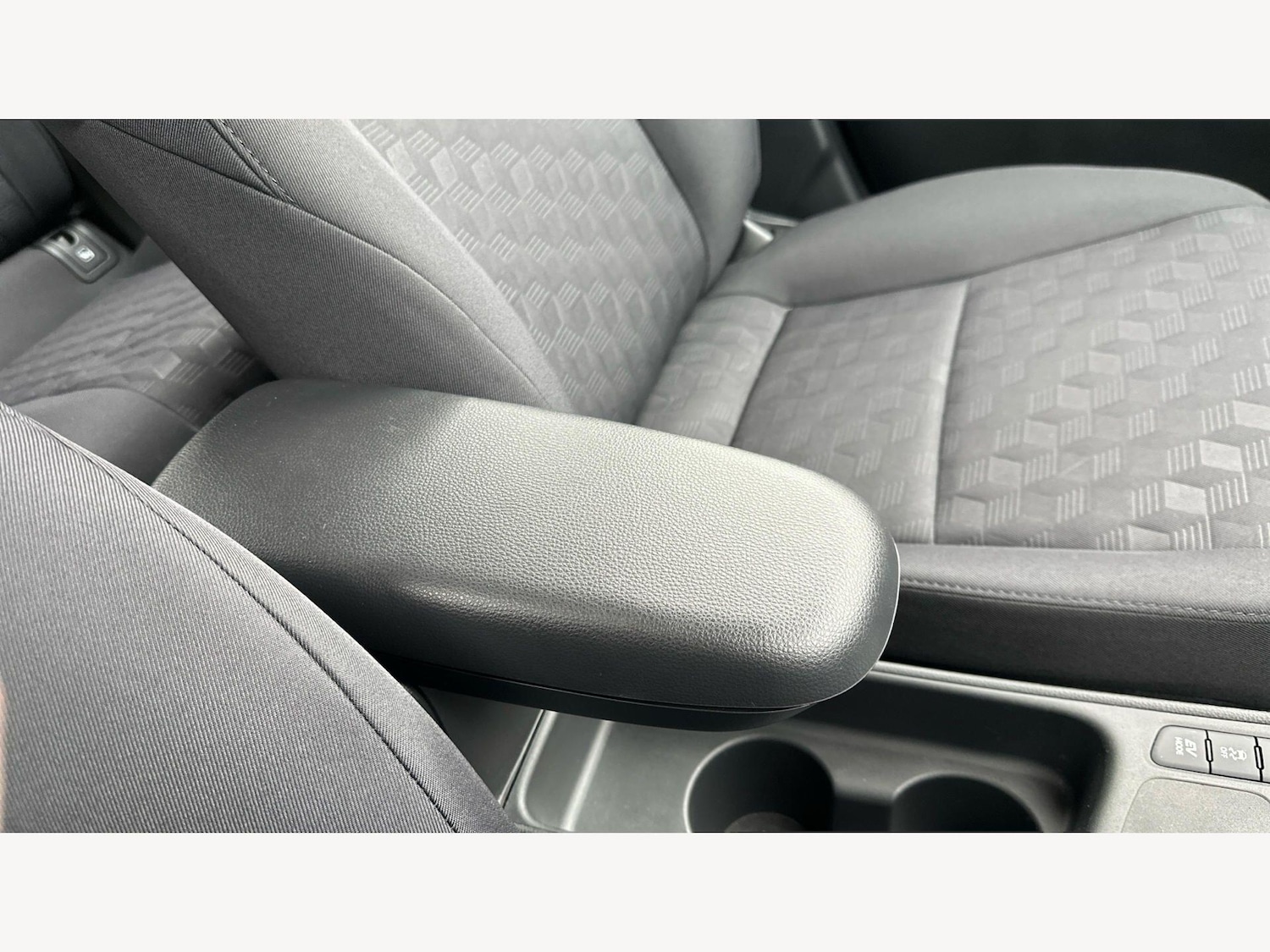 Used Toyota Yaris 2024 for sale - 77320534: Photo 27