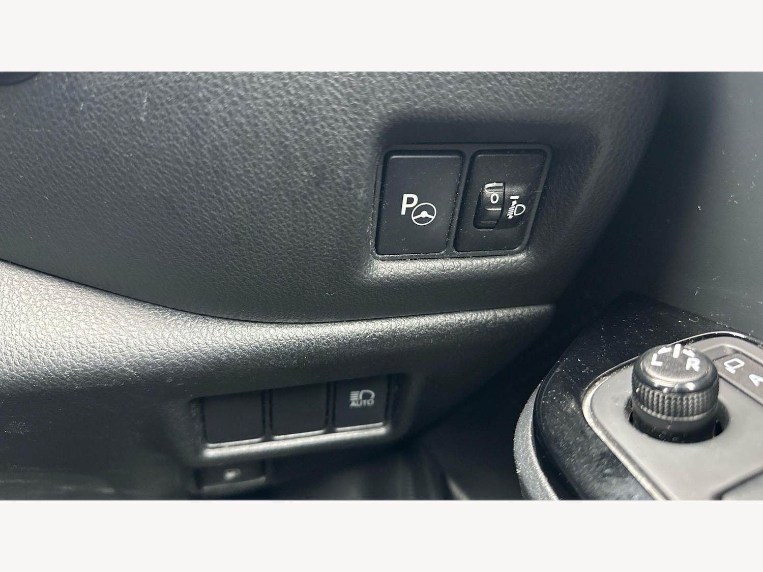 Used Toyota C-HR for sale - 77753879: Photo 24