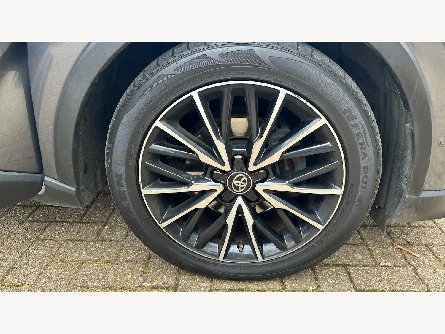 Used Toyota C-HR for sale - 77753879: Photo 29