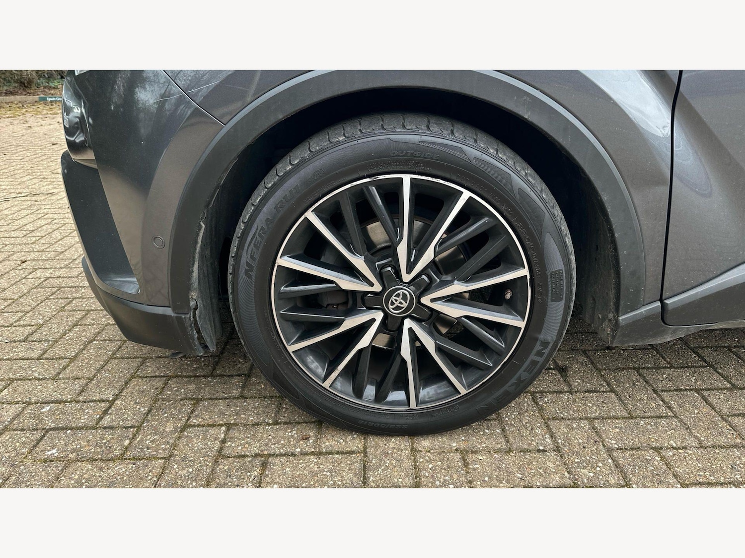 Used Toyota C-HR for sale - 77753879: Photo 30